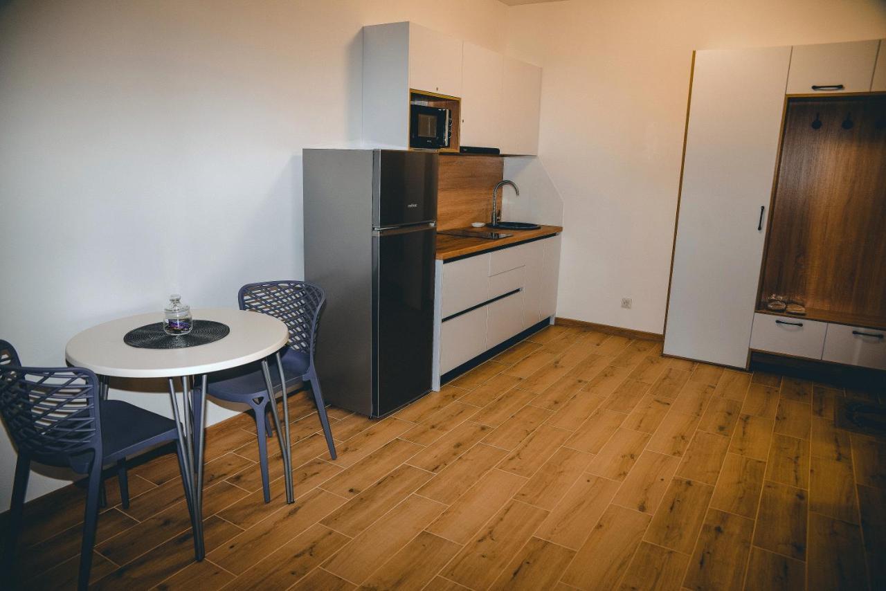 Four Rooms Apartments Tjerkasy Eksteriør billede