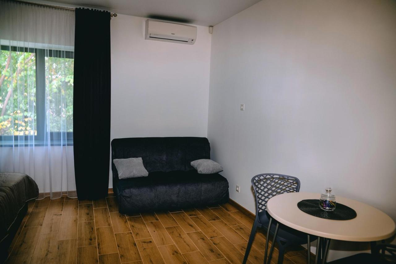 Four Rooms Apartments Tjerkasy Eksteriør billede